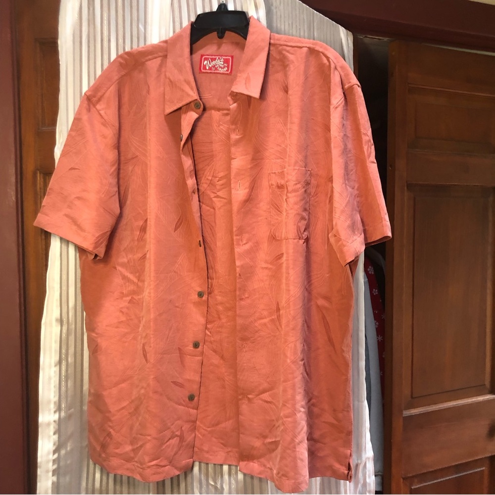 Woody’s Retro Lounge Shirt EUC